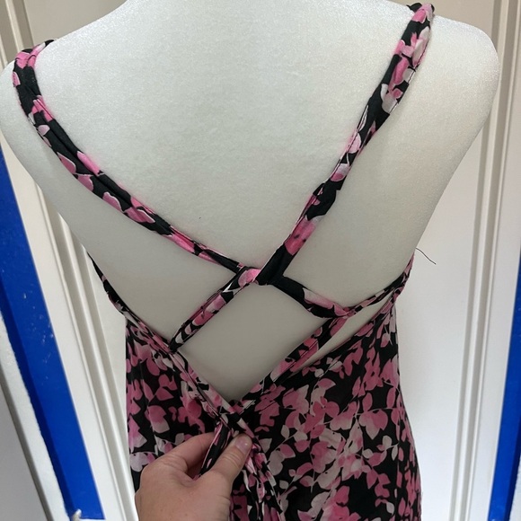 Tiare Hawaii Floral Multiway Dress – Free Size, Adjustable Tie Back - Picture 4 of 6